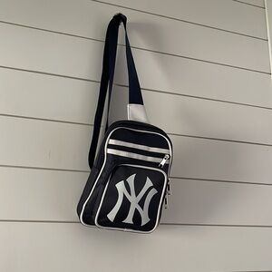 Yankees Crossbody  Bag💙 💙💙